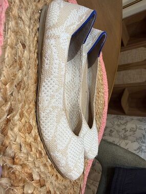 Rothy’s Knit Ballet Flats in Beige with Blue Trim